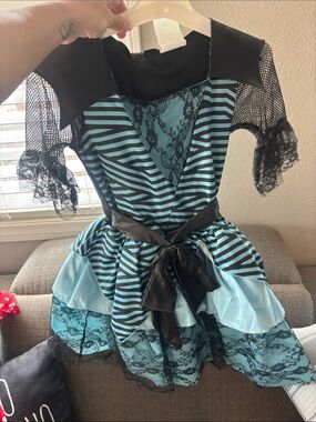 Witch Halloween Costume Size M 8-10